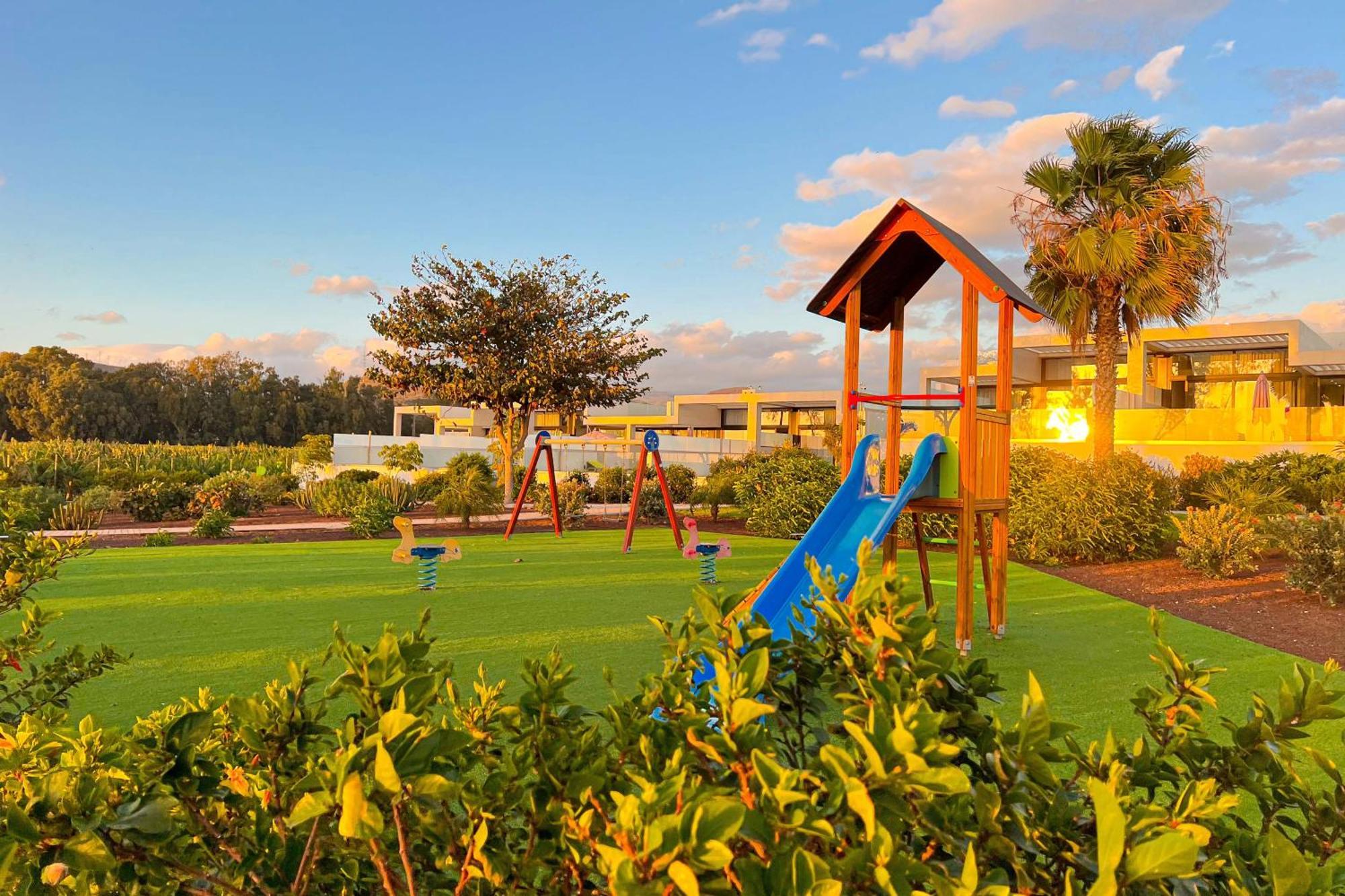 Resort Cordial Santa Agueda & Perchel Beach Club 라프라야데알게네구인 외부 사진