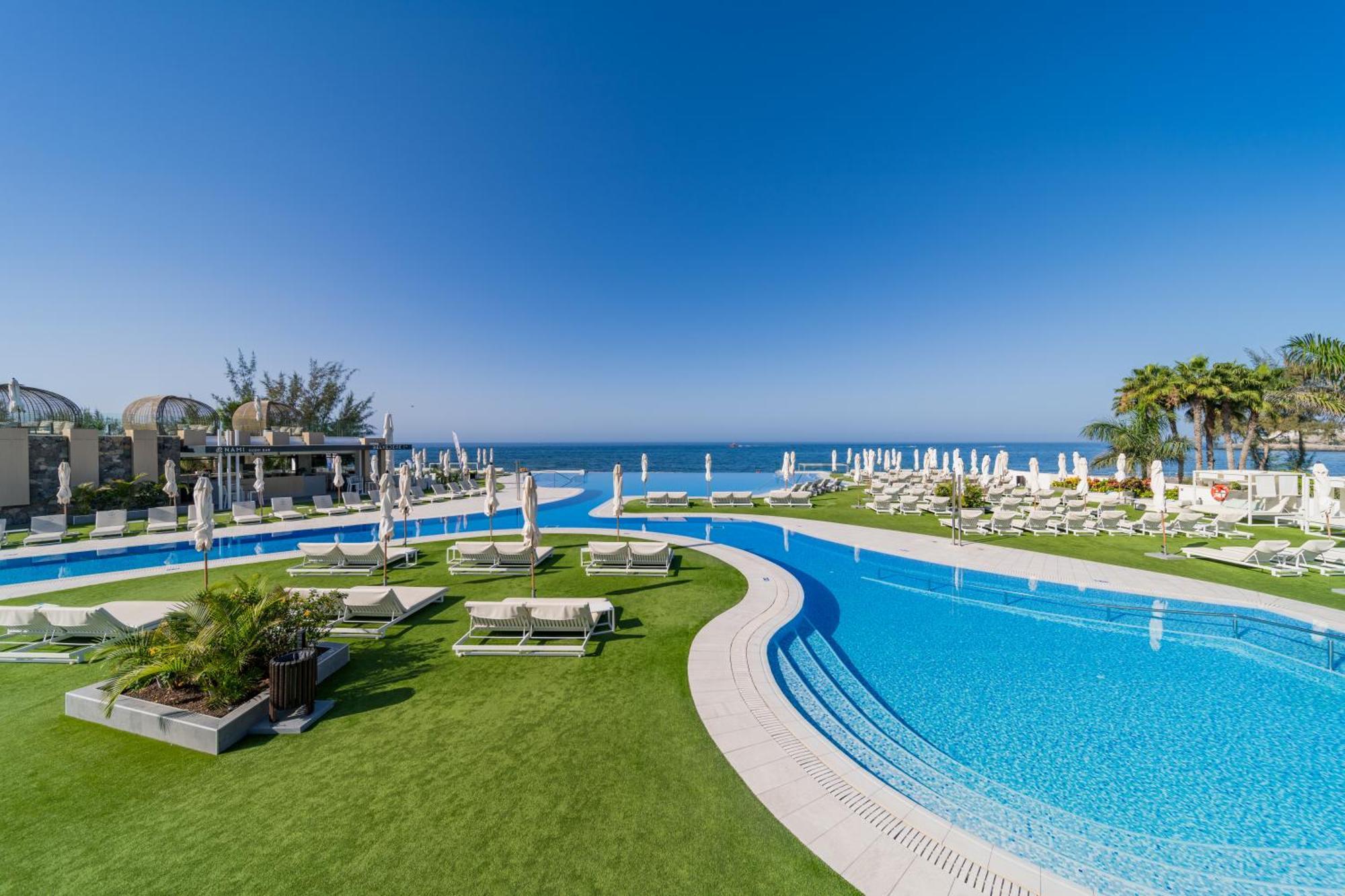 Resort Cordial Santa Agueda & Perchel Beach Club 라프라야데알게네구인 외부 사진
